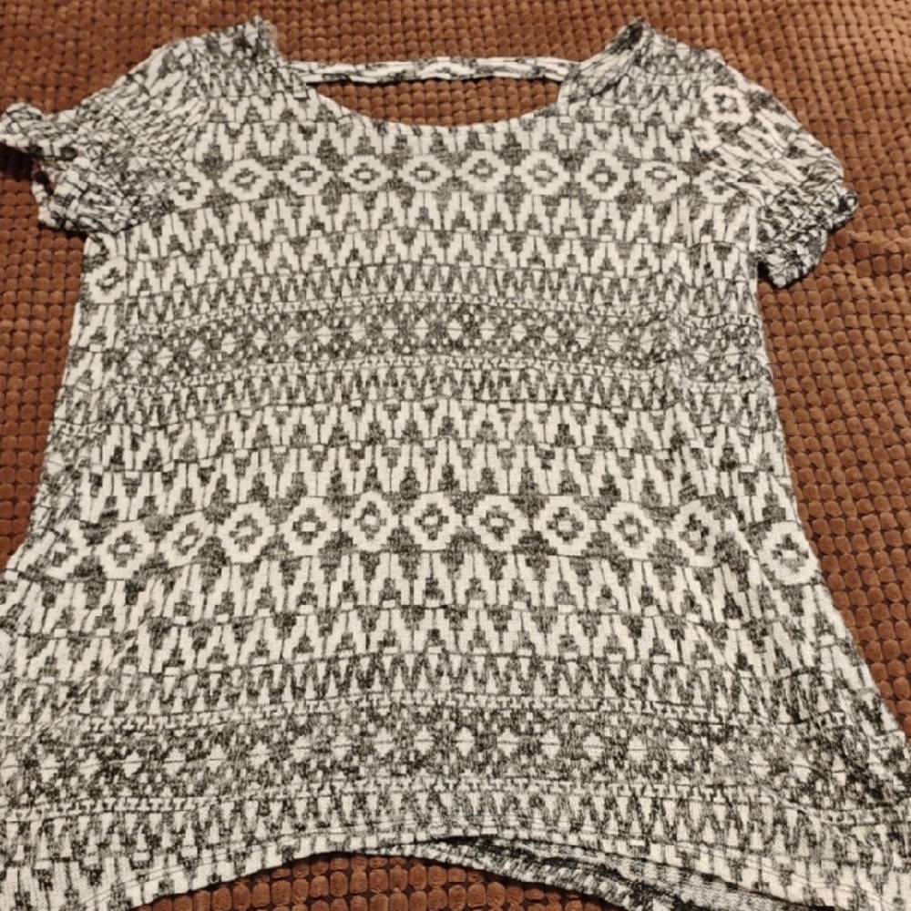 Stylish Black and White Patterned Women's Top